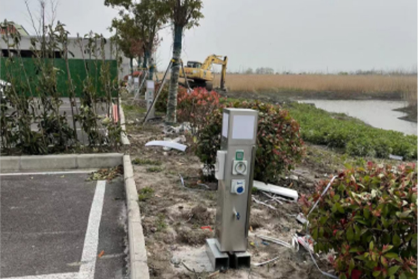 極亞智能房車營地智能水電樁安裝實(shí)拍