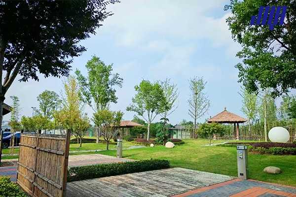 極亞智能景區營地水電樁實拍，戶外智能供水供電設備使用場景